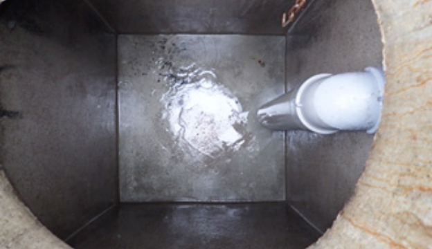 屋外排水槽の清掃